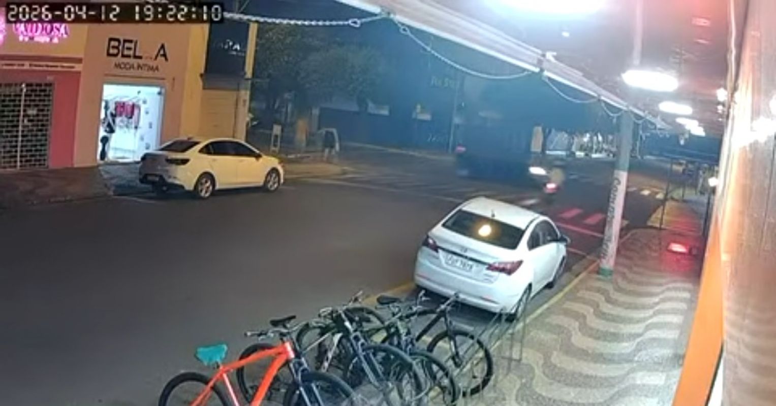 *Mais um acidente registrado no centro de Guararapes na noite de domingo 12/04*