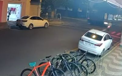 *Mais um acidente registrado no centro de Guararapes na noite de domingo 12/04*